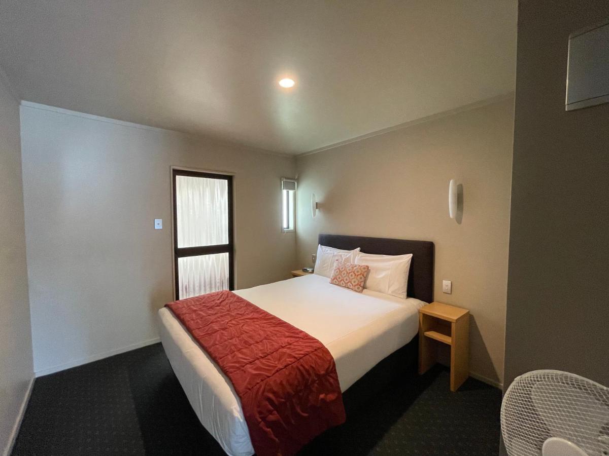 Bentleys Motor Inn Palmerston North Bagian luar foto