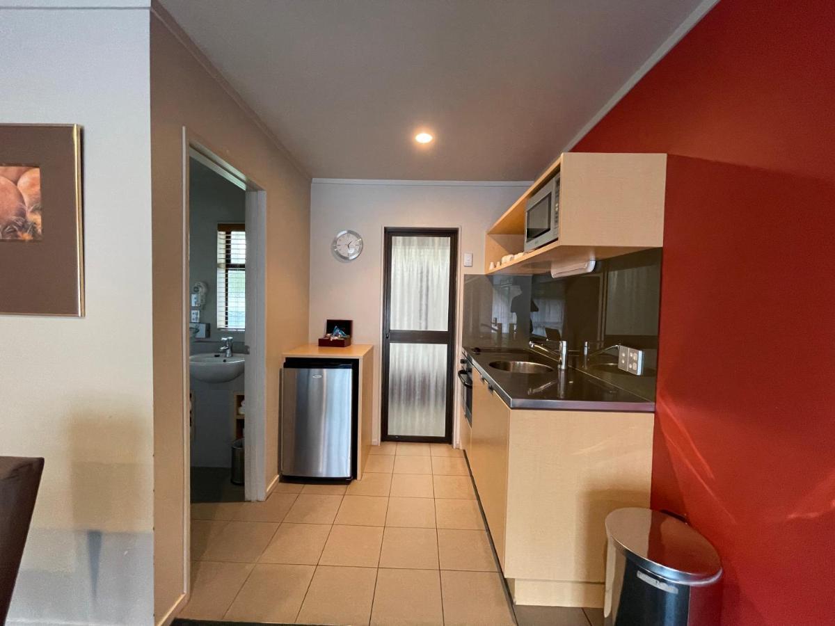 Bentleys Motor Inn Palmerston North Bagian luar foto