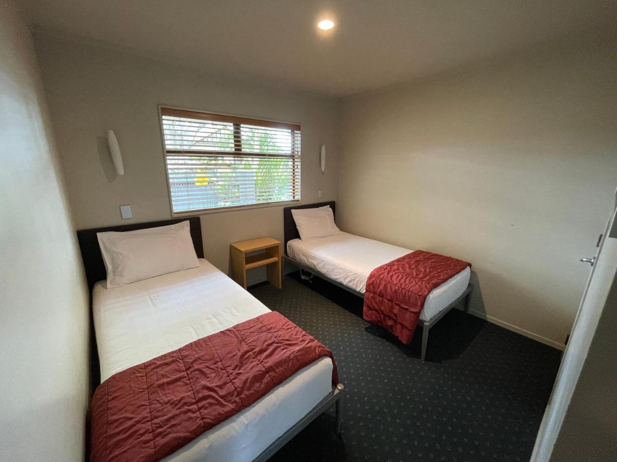Bentleys Motor Inn Palmerston North Bagian luar foto