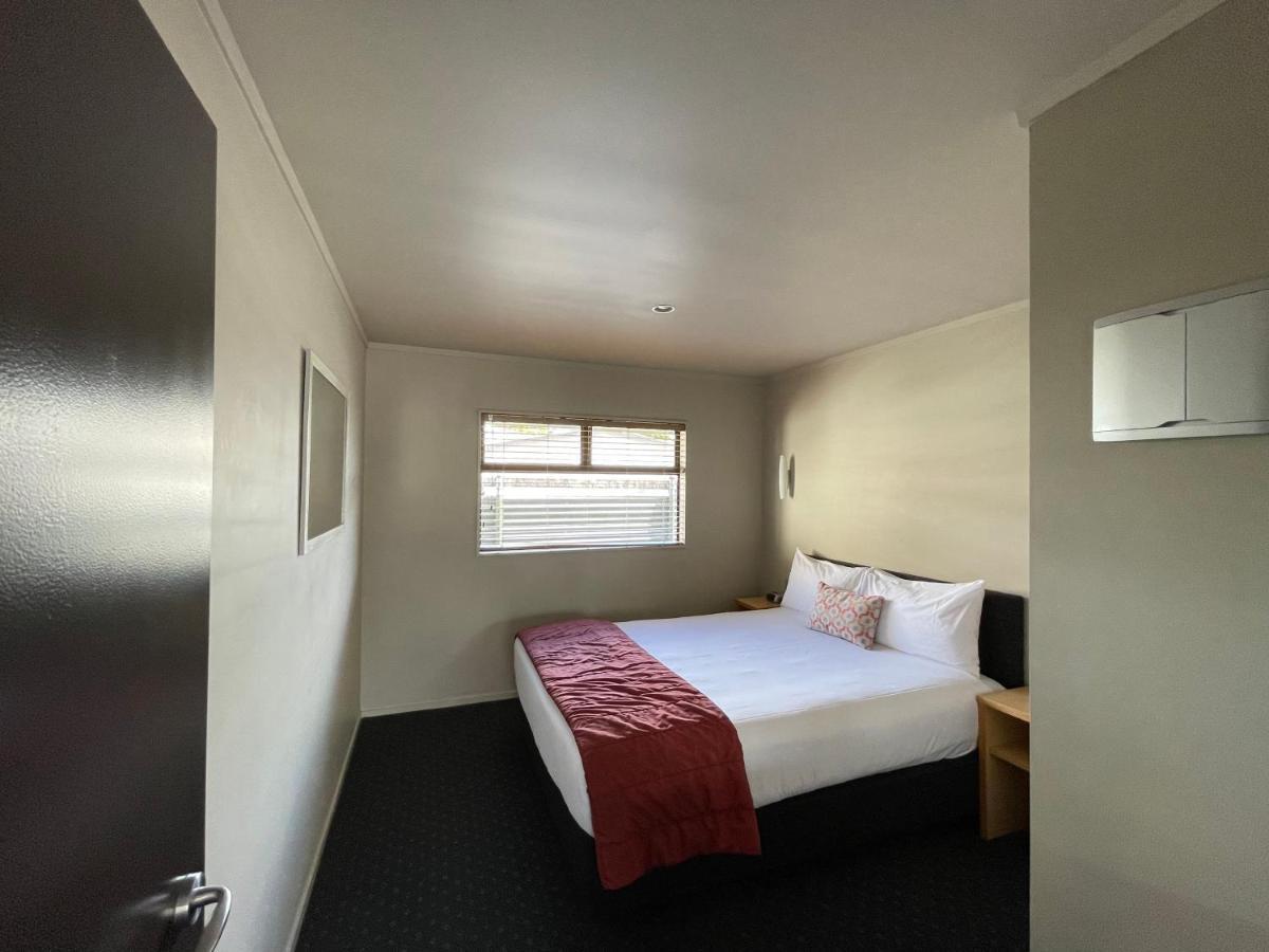 Bentleys Motor Inn Palmerston North Bagian luar foto